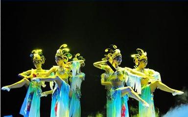 璀璨之夜，禮儀典范——記東莞望牛墩聯(lián)歡晚會與宏業(yè)禮儀的一站式服務